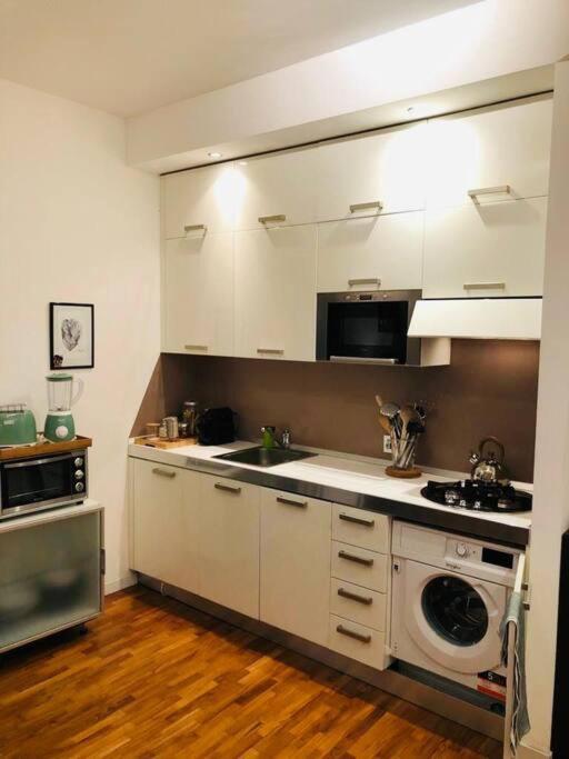 Portavenezia49 - Appartamento Milano Porta Venezia Con Jacuzzi Милано Екстериор снимка