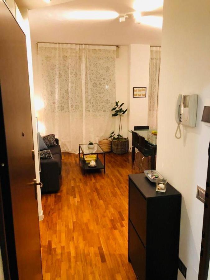 Portavenezia49 - Appartamento Milano Porta Venezia Con Jacuzzi Милано Екстериор снимка